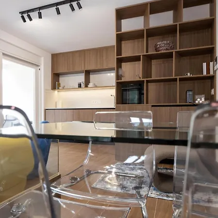 Petria Boutique Near Old Town Apartment