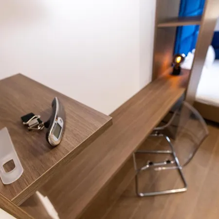 Petria Boutique Near Old Town Apartment
